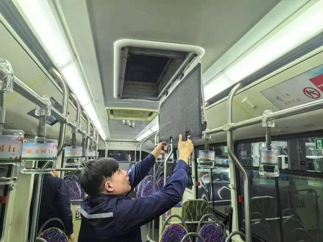 您一定能坐上凉爽的公交车原因是……尊龙凯时app平台天气逐步变热但(图5)