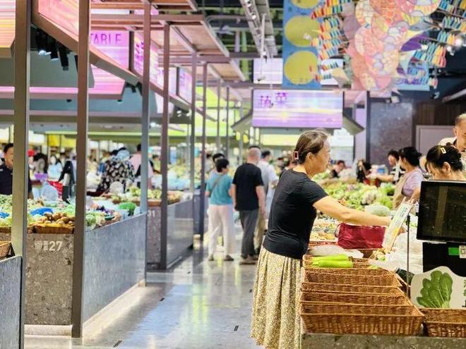 去看它的菜市场。”这句话在杭州具象化了z6尊龙网站“了解一个城市的最好方式是(图4)