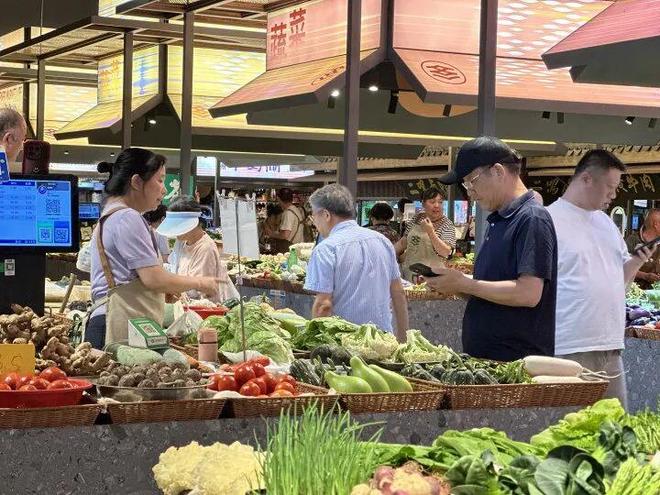 去看它的菜市场。”这句话在杭州具象化了z6尊龙网站“了解一个城市的最好方式是(图7)