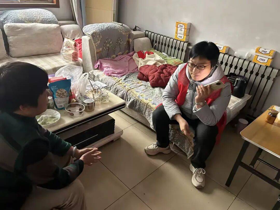 民心 邻里同心解民忧双山热线办尊龙凯时A