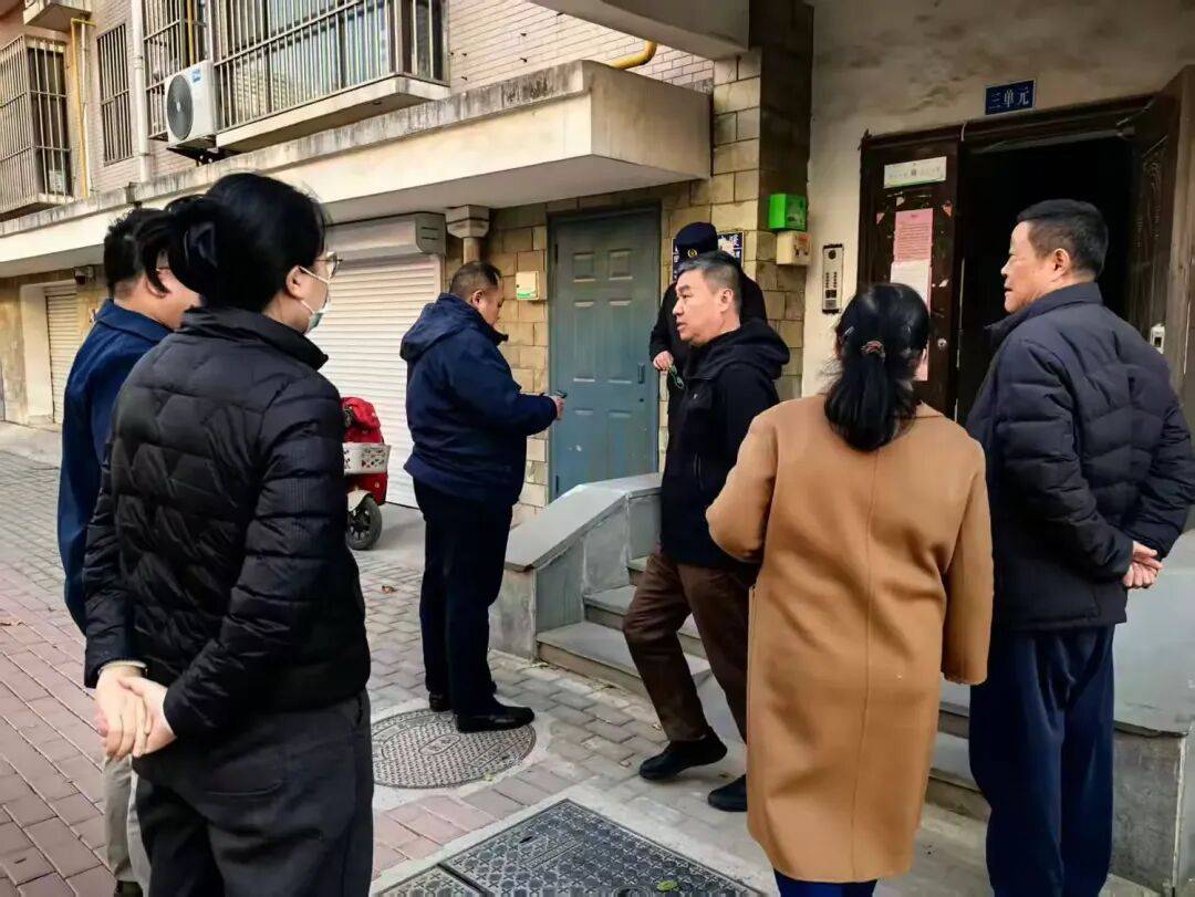 民心 邻里同心解民忧双山热线办尊龙凯时APP“汇智理”议事聚(图4)